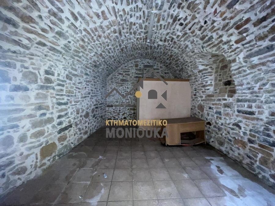 (For Rent) Commercial Retail Shop || Chios/Chios - 30 Sq.m, 350€ 